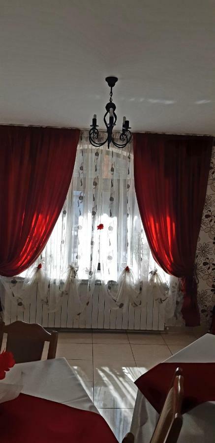 Отель Casa Lupascu Ватра-Дорней Экстерьер фото